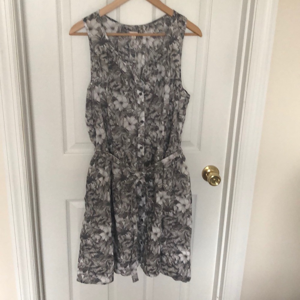 Sleeveless GAP button down dress